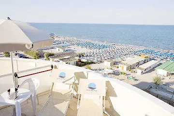 Metropolitan Family Hotel Milano Marittima 4*,