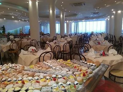 Metropolitan Family Hotel Milano Marittima 4*,  Italy